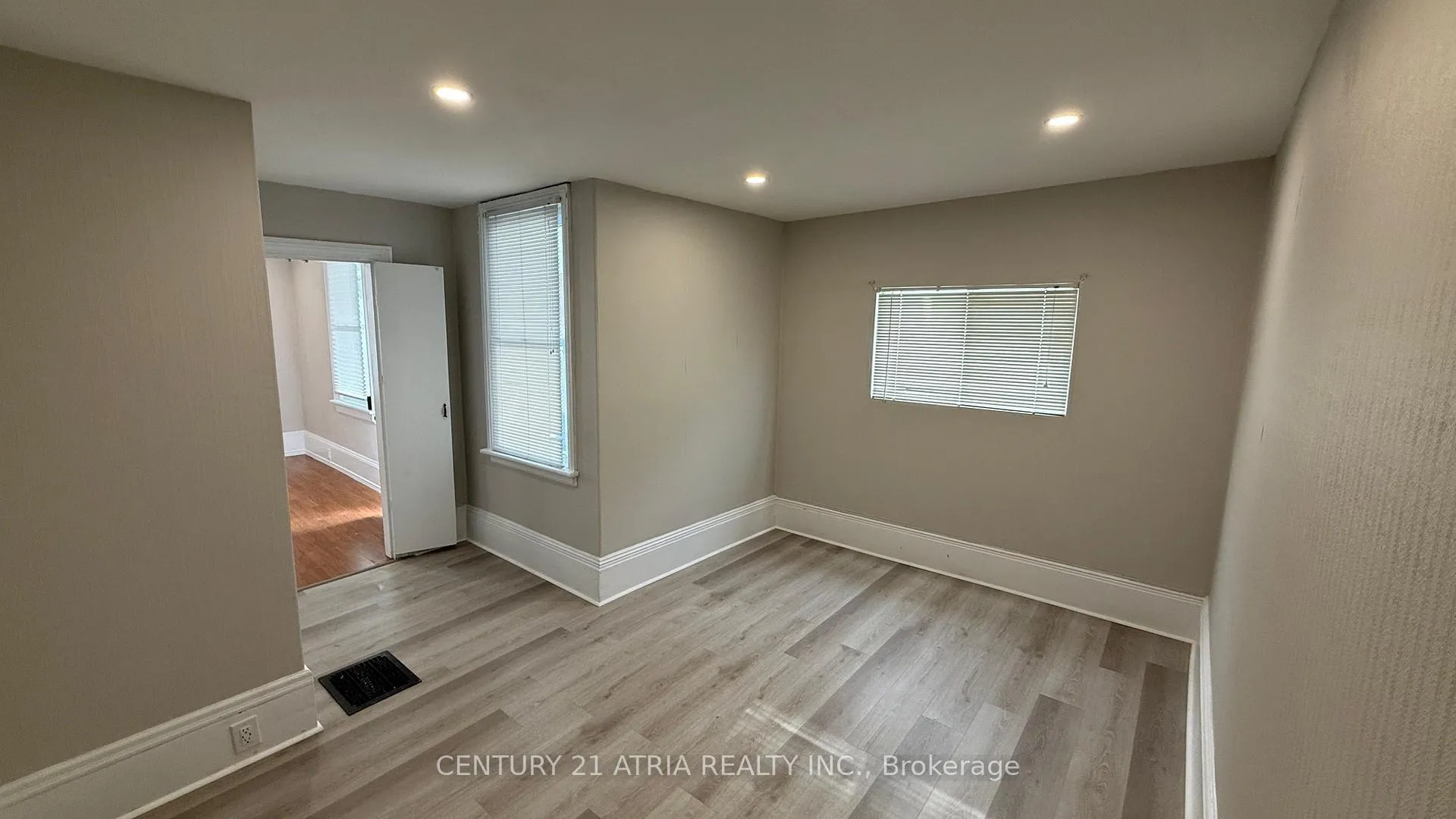 Photo 36 of 144 Hickory Street N, Whitby, Downtown Whitby — HOMEH