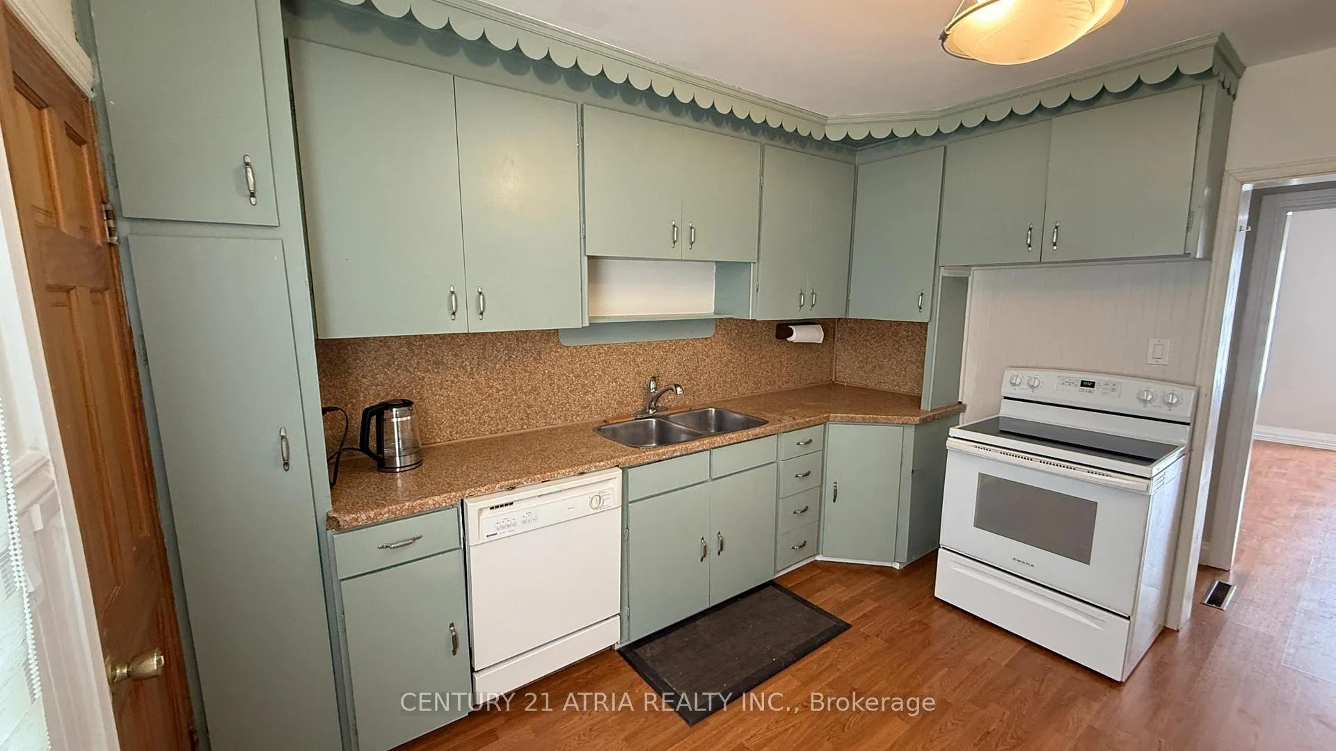 Photo 42 of 144 Hickory Street N, Whitby, Downtown Whitby — HOMEH