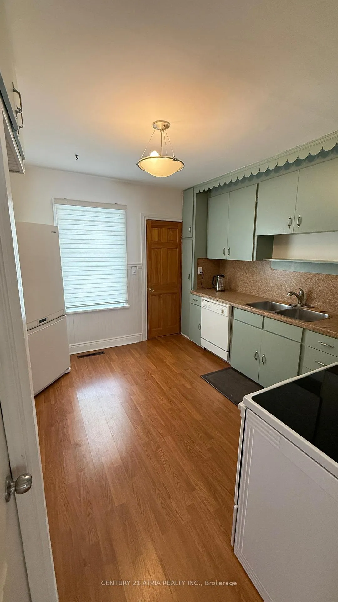 Photo 43 of 144 Hickory Street N, Whitby, Downtown Whitby — HOMEH