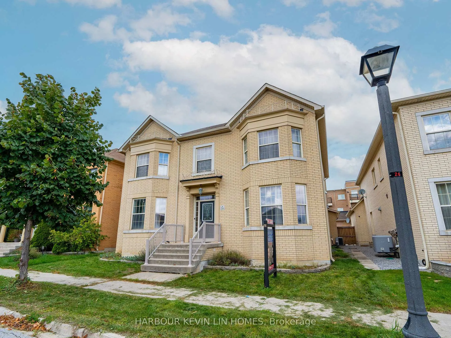 Photo 2 of 26 Bembridge Drive, Markham, Cathedraltown — HOMEH