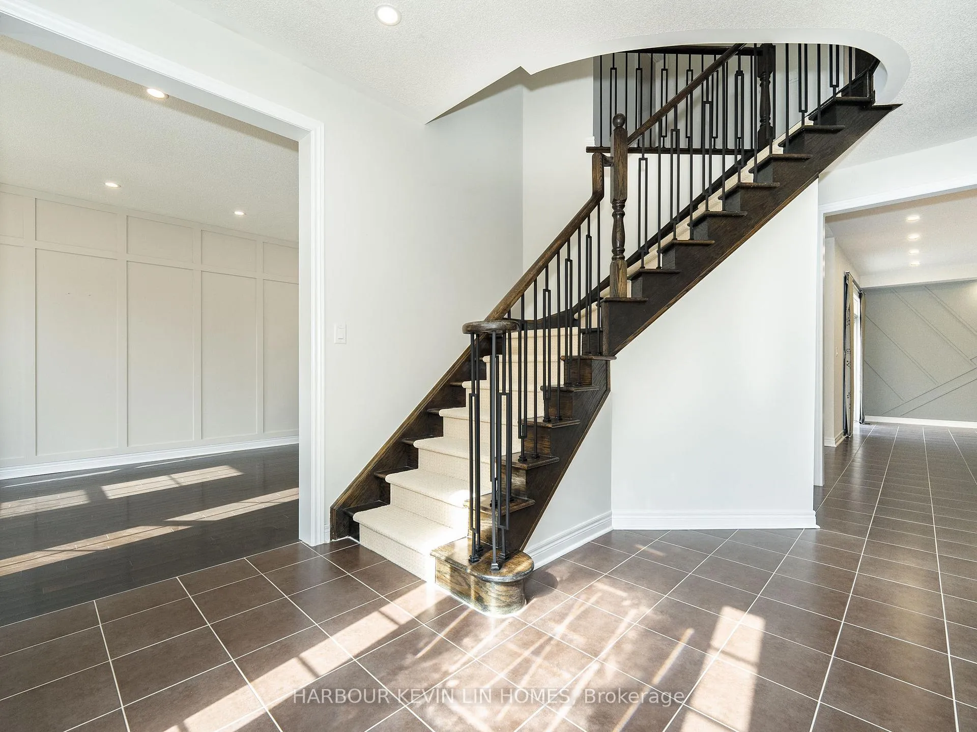 Photo 4 of 26 Bembridge Drive, Markham, Cathedraltown — HOMEH
