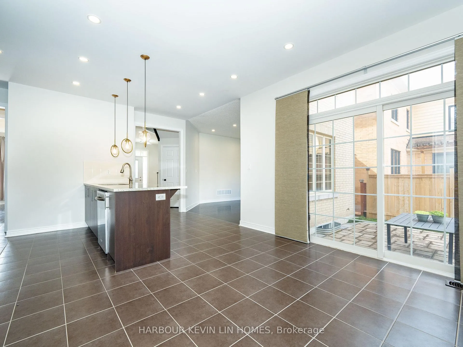 Photo 15 of 26 Bembridge Drive, Markham, Cathedraltown — HOMEH