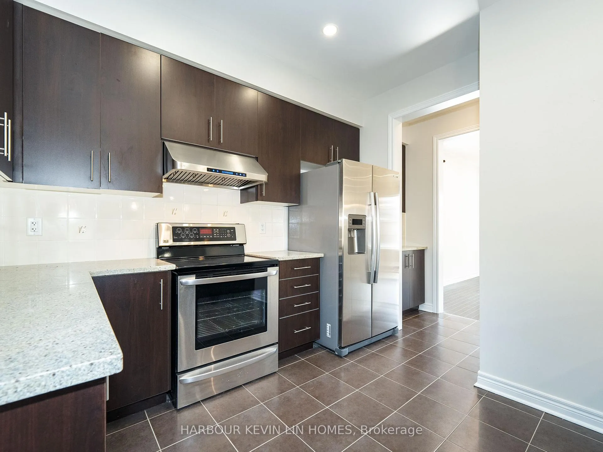 Photo 17 of 26 Bembridge Drive, Markham, Cathedraltown — HOMEH