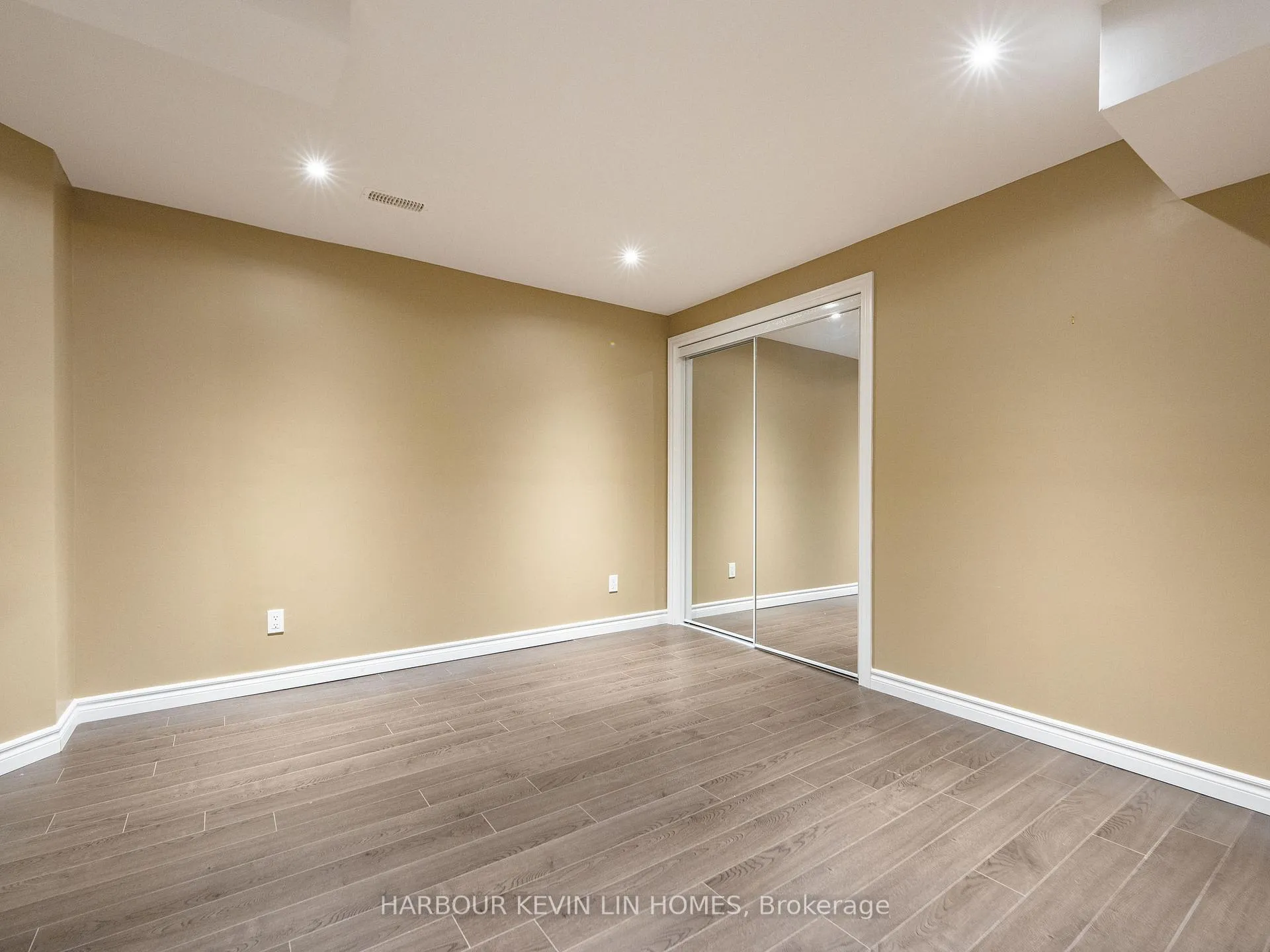 Photo 45 of 26 Bembridge Drive, Markham, Cathedraltown — HOMEH
