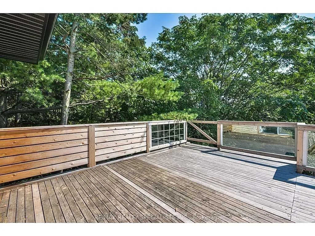 Photo 11 of Unit UPPER, 86 Locke Street N, Hamilton, Strathcona — HOMEH