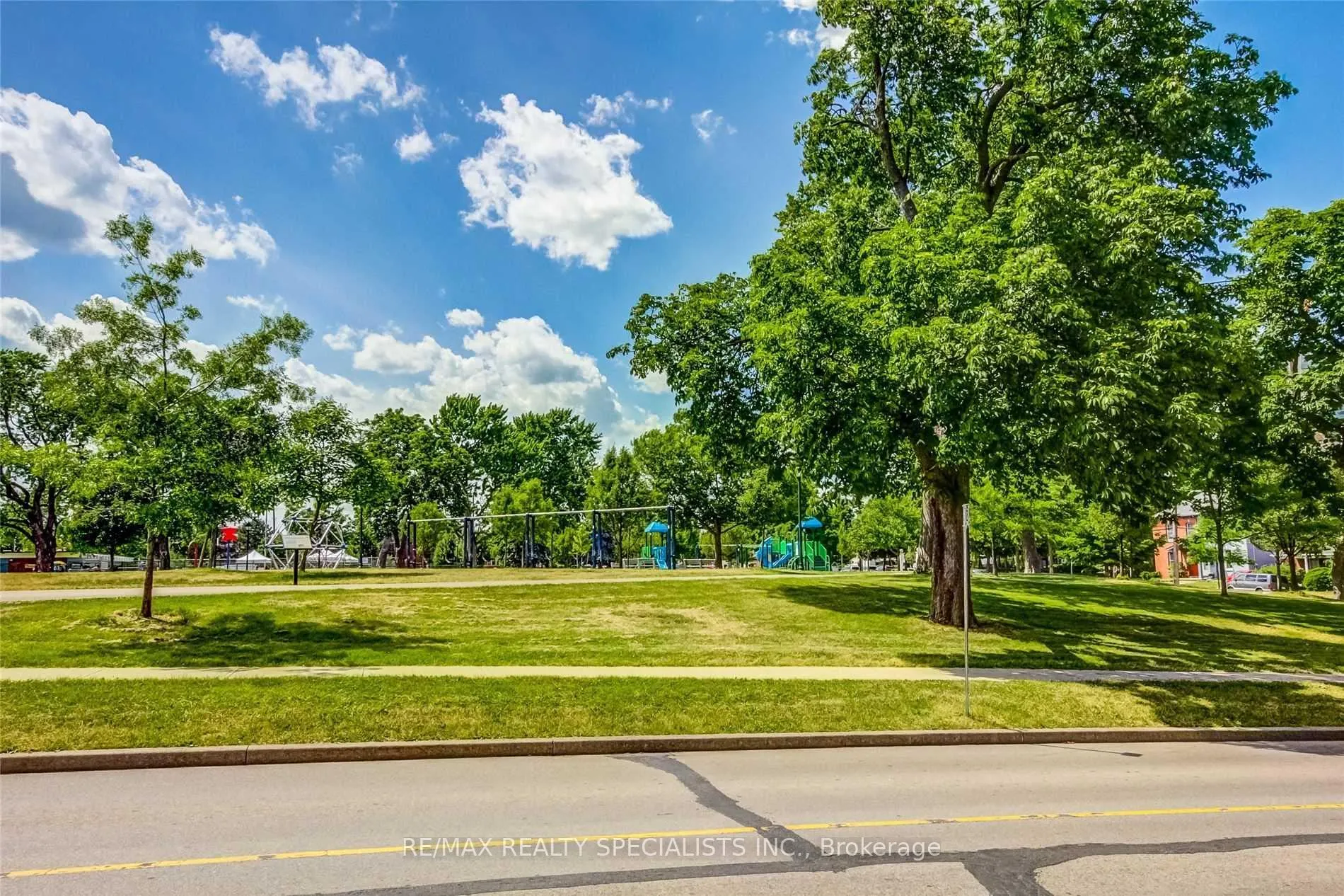 Photo 15 of Unit UPPER, 86 Locke Street N, Hamilton, Strathcona — HOMEH