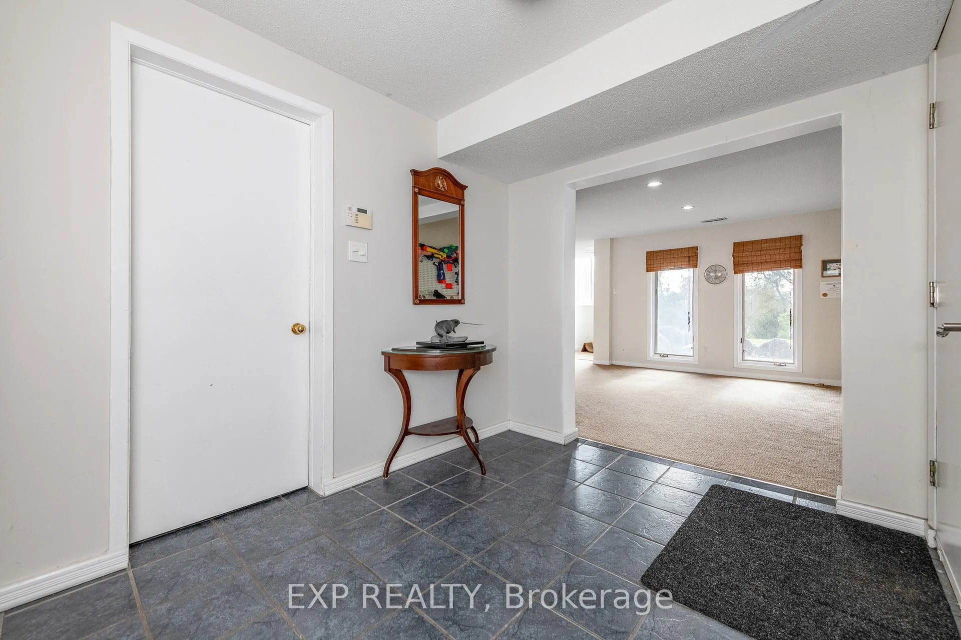 Photo 6 of 1238 Barnwell Crescent, Ottawa, Navan — HOMEH