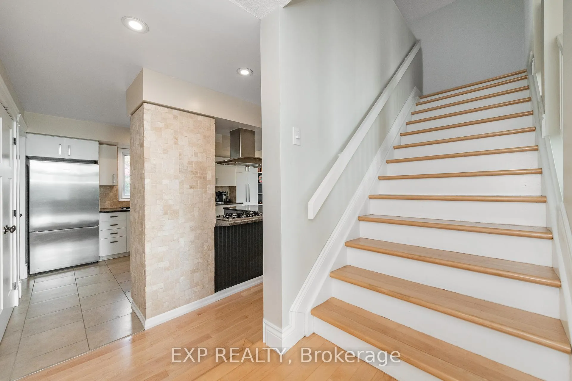 Photo 7 of 1238 Barnwell Crescent, Ottawa, Navan — HOMEH