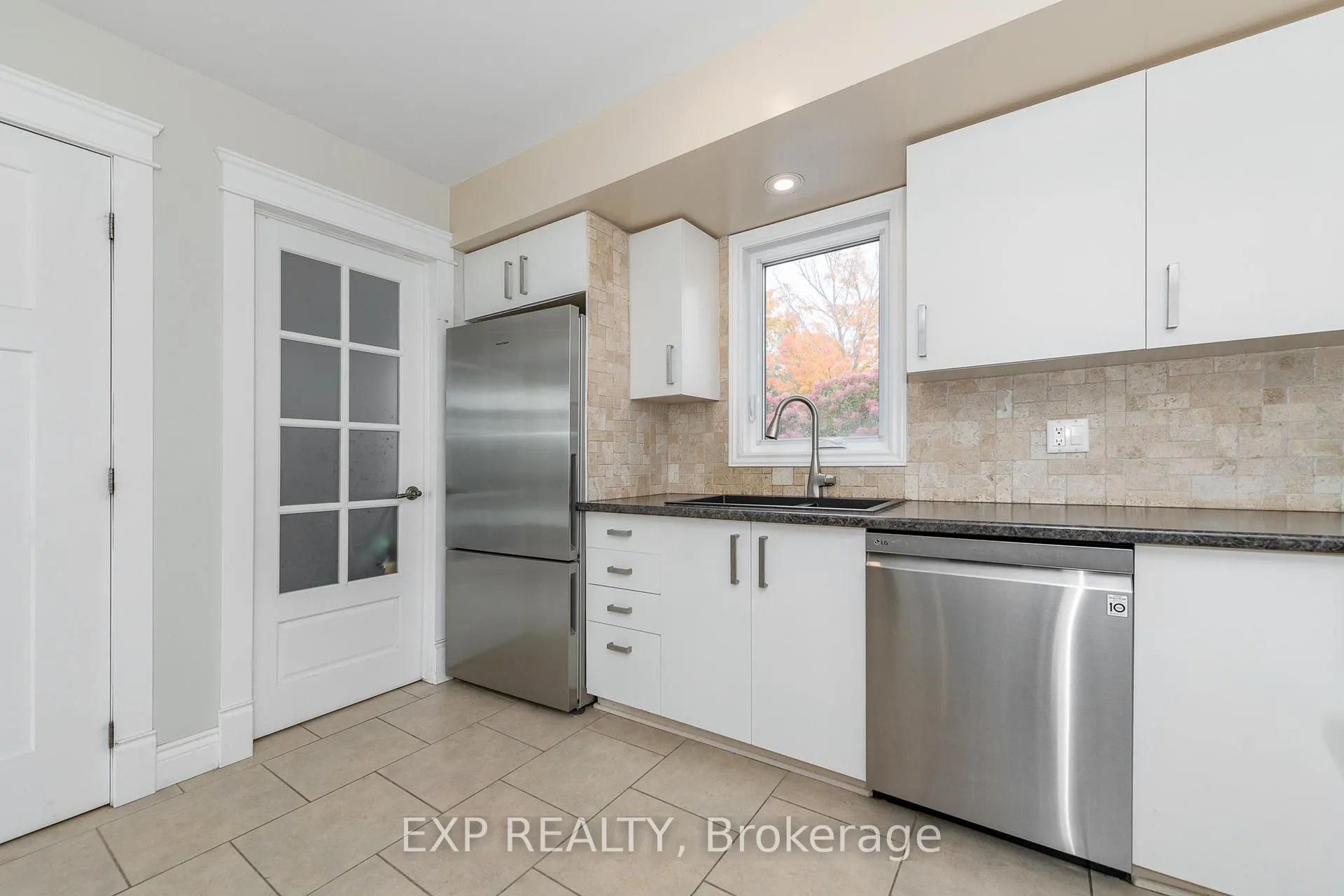 Photo 9 of 1238 Barnwell Crescent, Ottawa, Navan — HOMEH