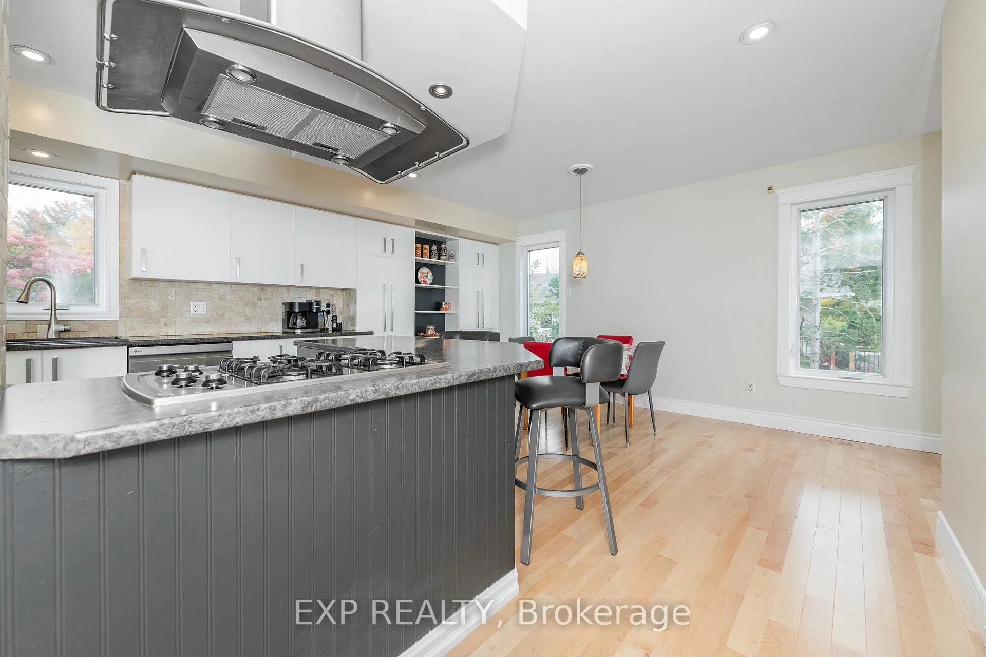 Photo 10 of 1238 Barnwell Crescent, Ottawa, Navan — HOMEH