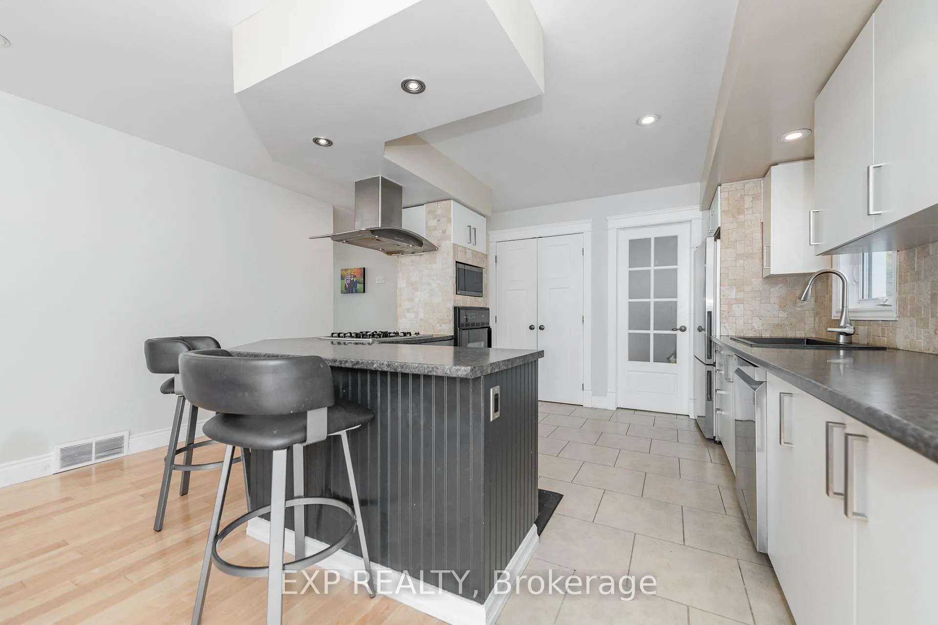 Photo 11 of 1238 Barnwell Crescent, Ottawa, Navan — HOMEH