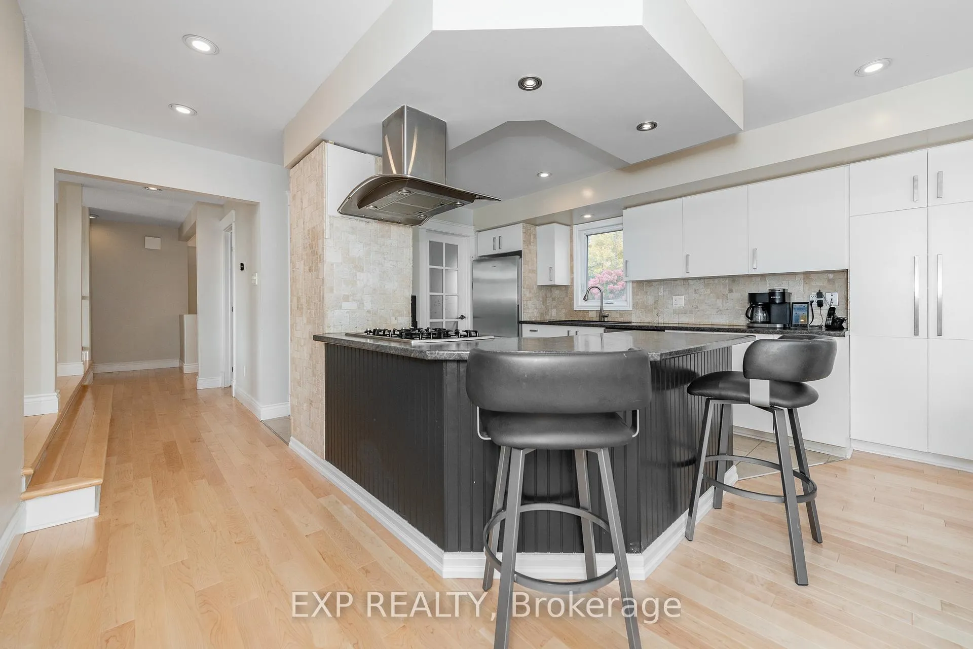 Photo 12 of 1238 Barnwell Crescent, Ottawa, Navan — HOMEH