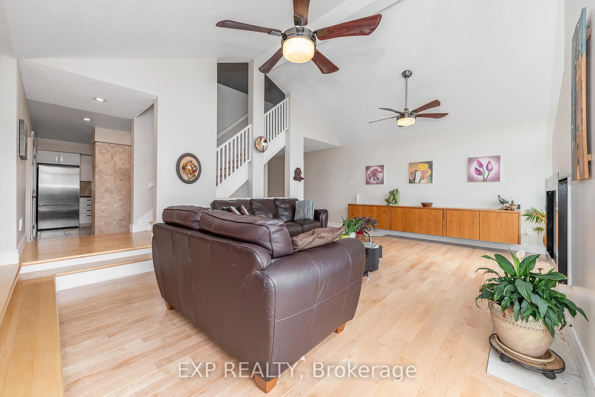 Photo 25 of 1238 Barnwell Crescent, Ottawa, Navan — HOMEH