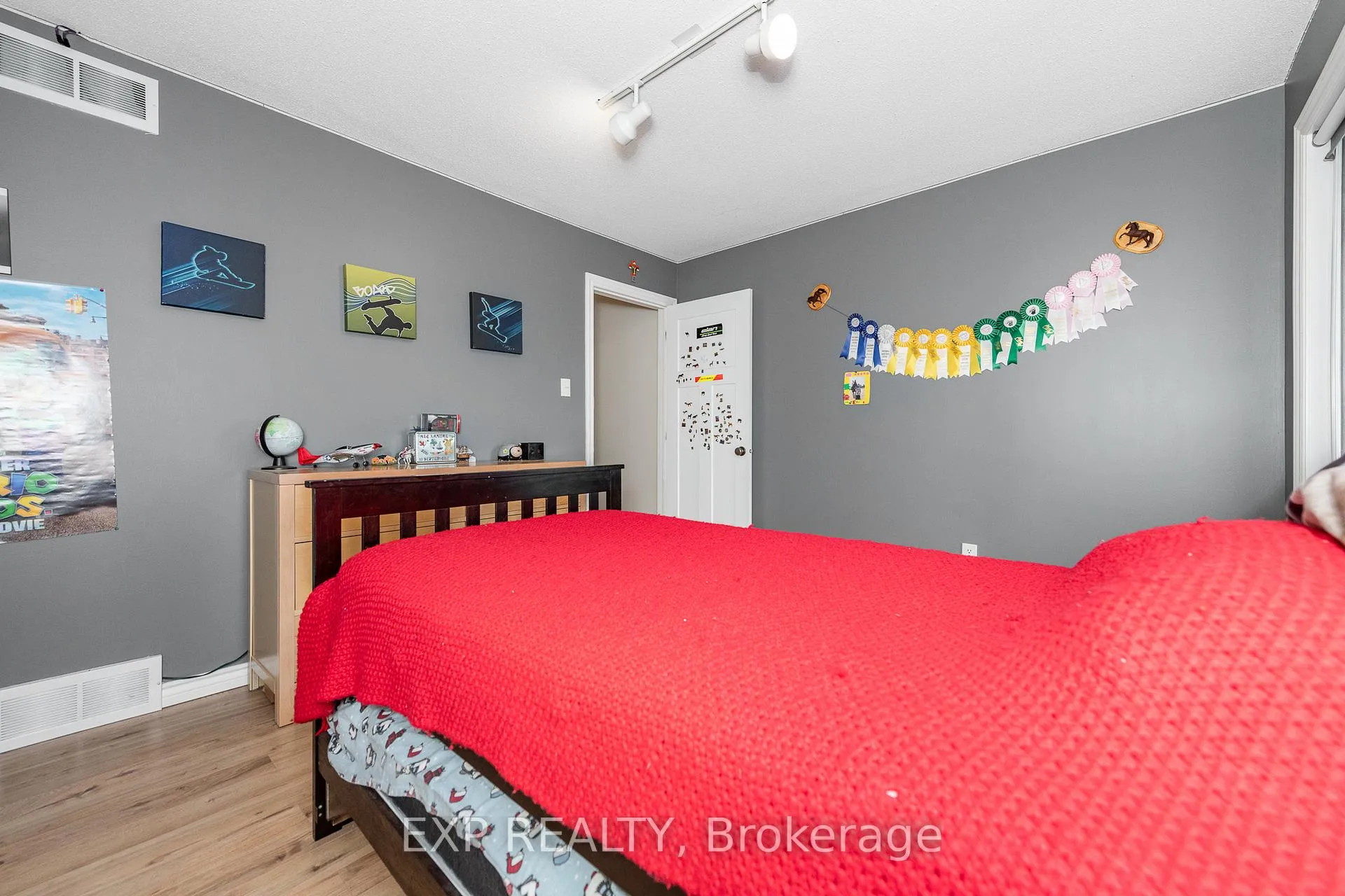 Photo 33 of 1238 Barnwell Crescent, Ottawa, Navan — HOMEH
