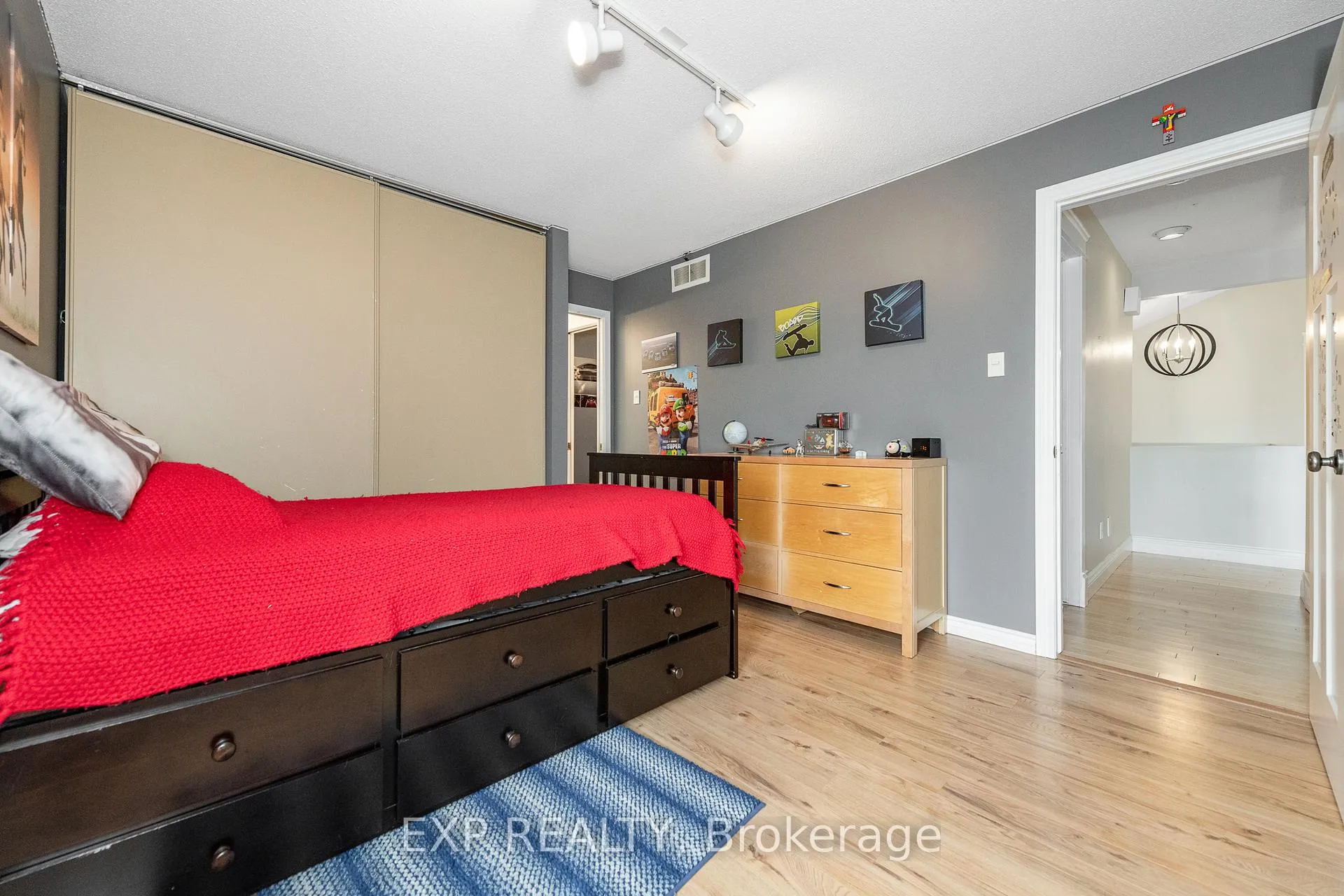 Photo 34 of 1238 Barnwell Crescent, Ottawa, Navan — HOMEH