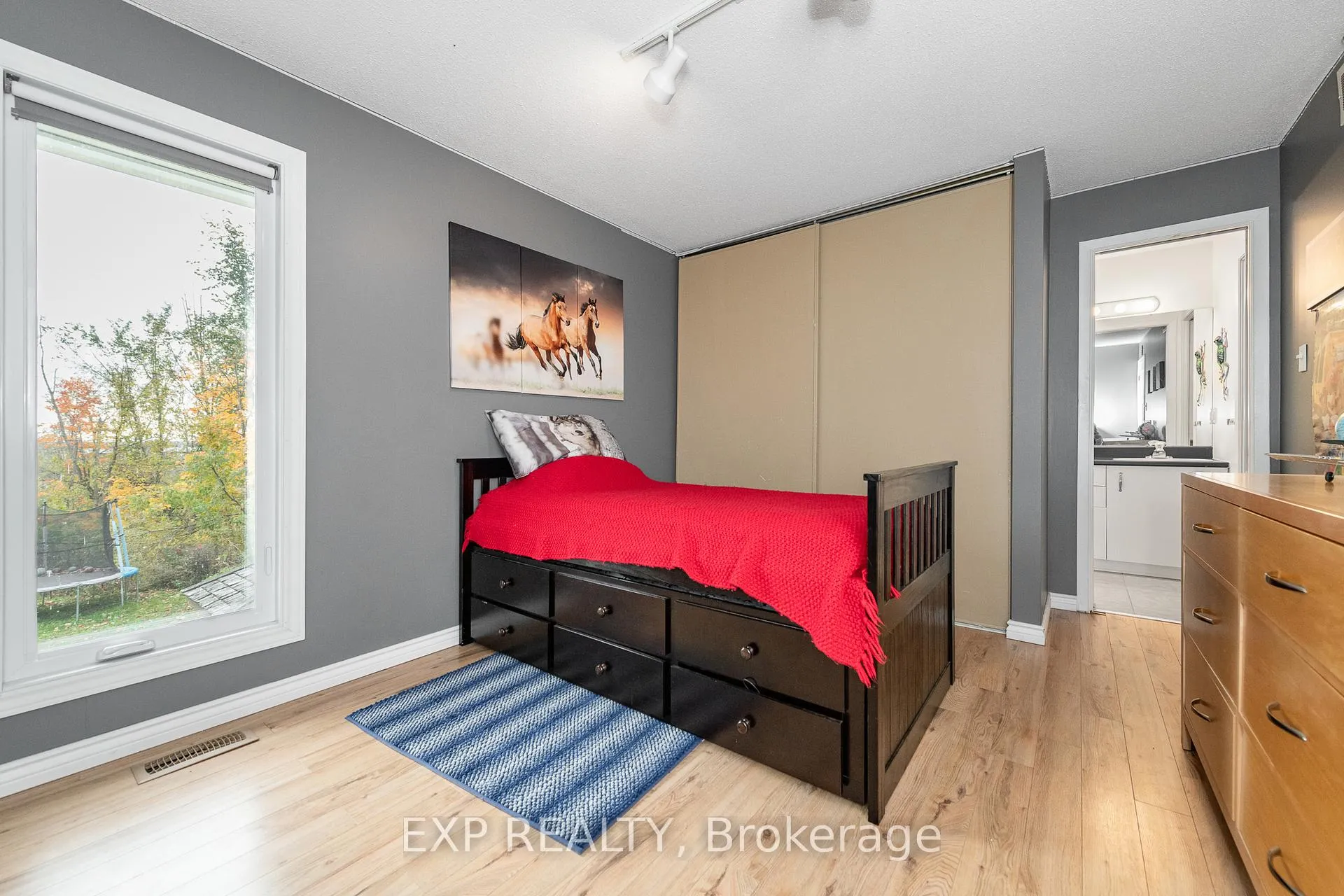 Photo 35 of 1238 Barnwell Crescent, Ottawa, Navan — HOMEH