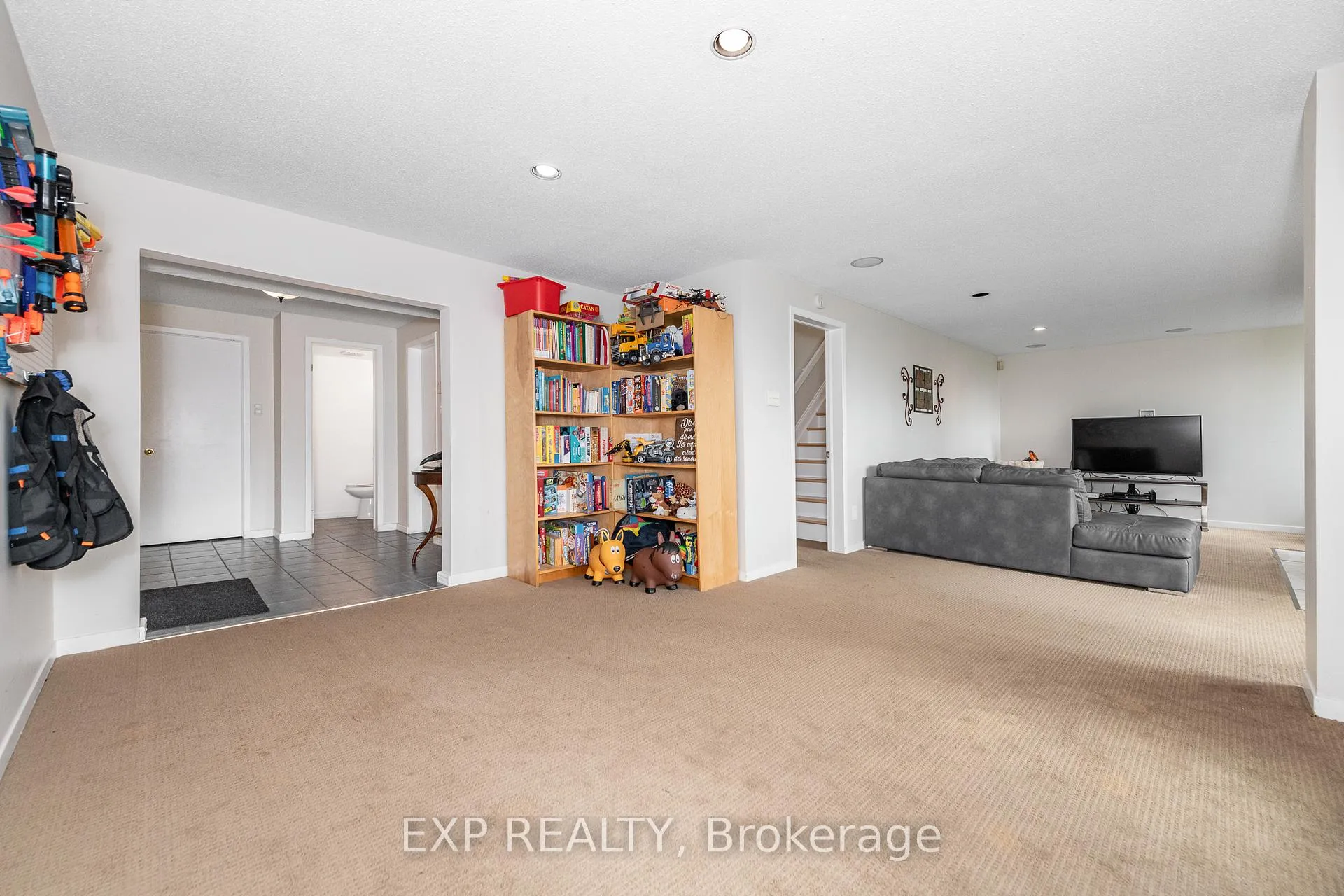 Photo 39 of 1238 Barnwell Crescent, Ottawa, Navan — HOMEH