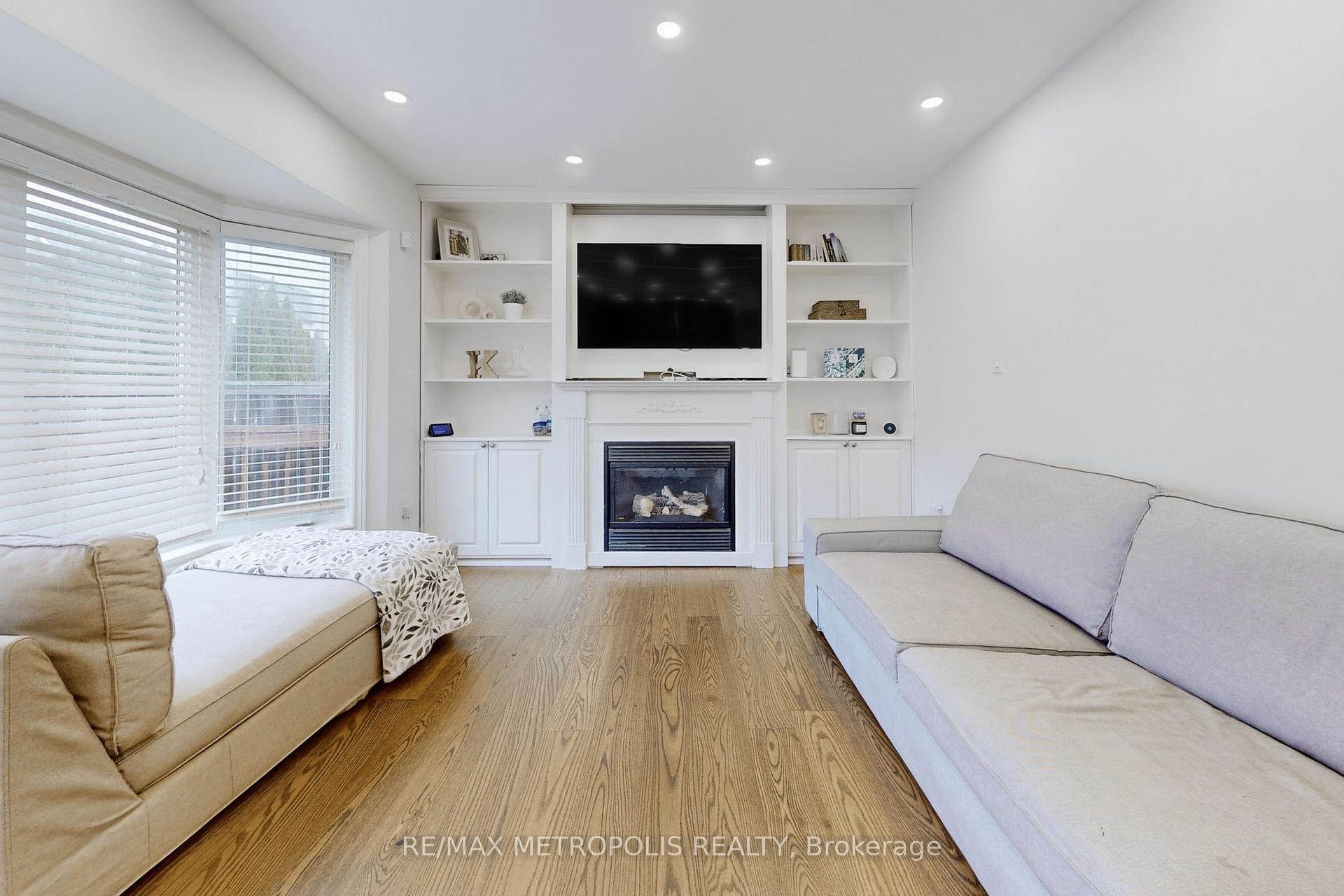 Photo 9 of 6 Ryder Crescent, Ajax, Northeast Ajax — HOMEH