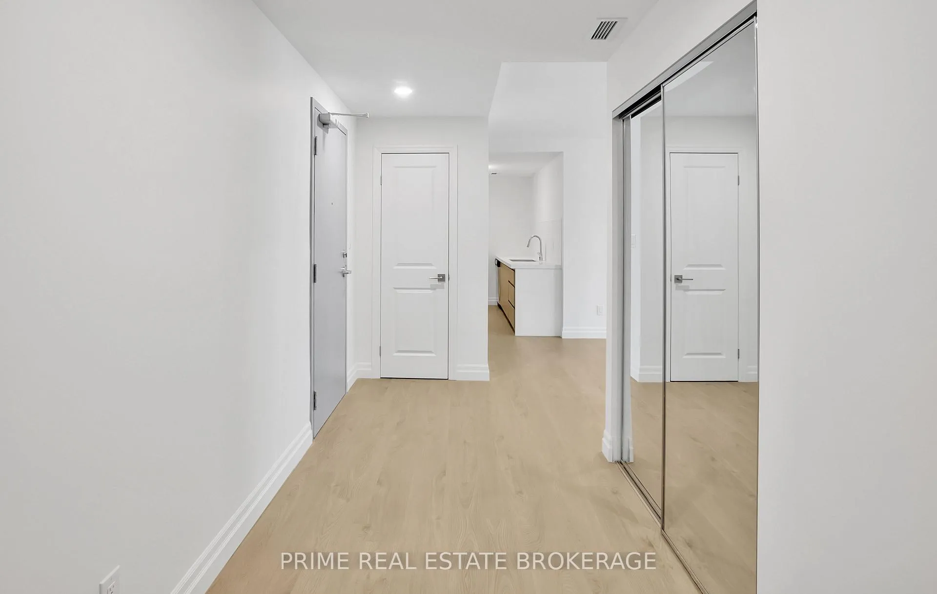 Photo 6 of Unit 415, 3320 Stella Crescent, Windsor — HOMEH