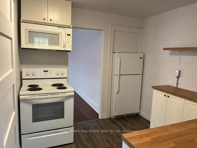 Photo 5 of Unit Main, 40 Bonnie Brae Boulevard, Toronto, Danforth Village-East York — HOMEH