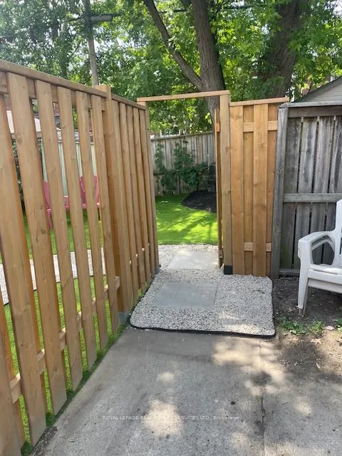 Photo 17 of Unit Main, 40 Bonnie Brae Boulevard, Toronto, Danforth Village-East York — HOMEH