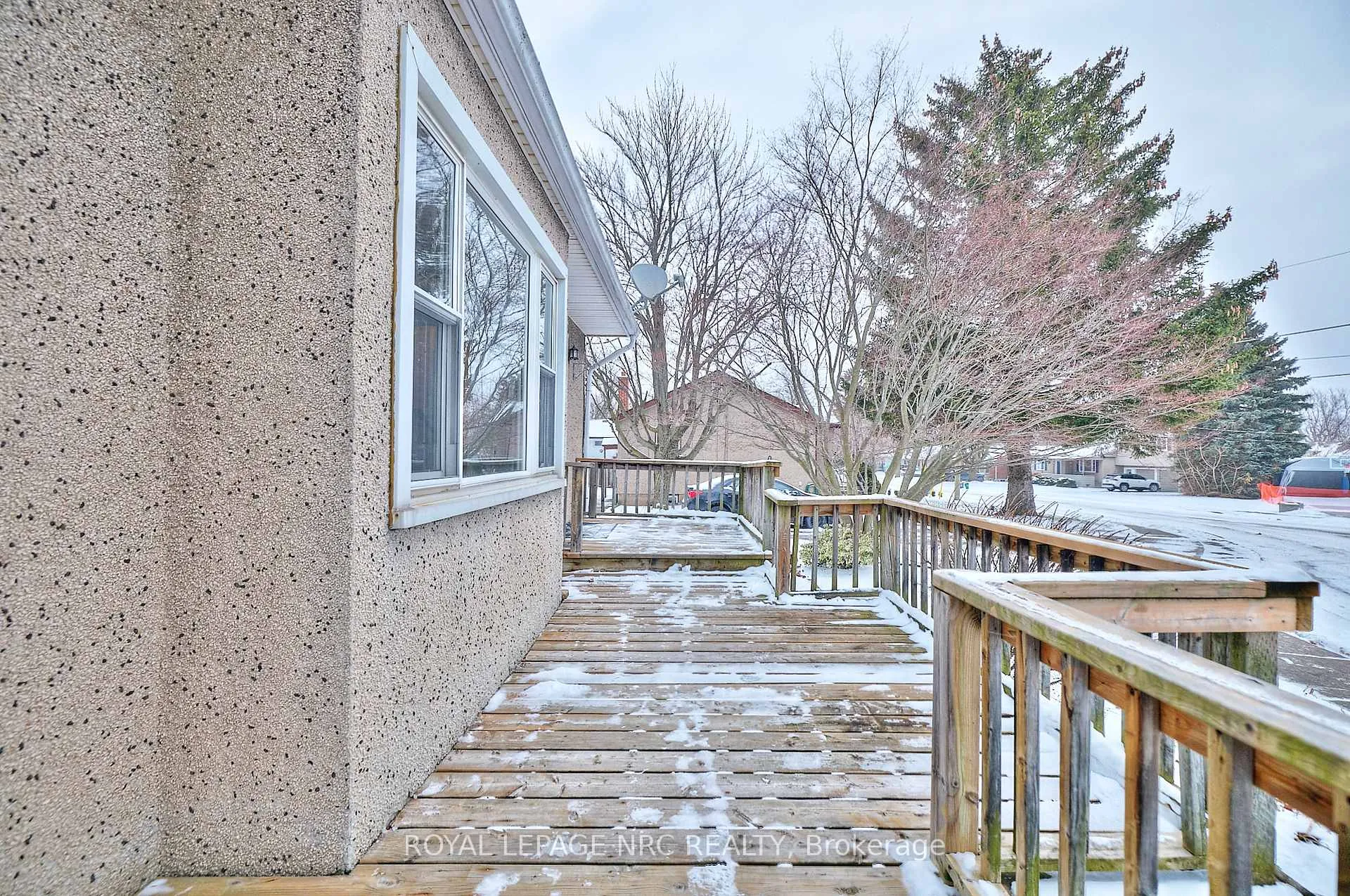 Photo 3 of 6151 Harvey Street, Niagara Falls, Church's Lane — HOMEH