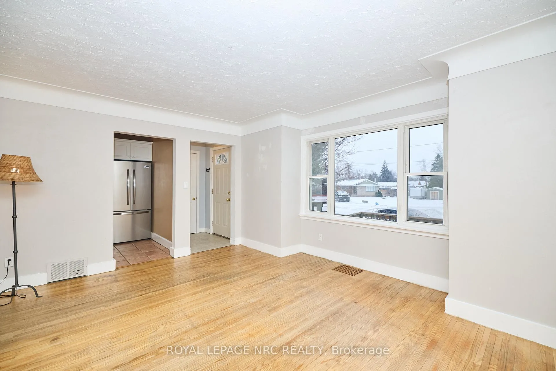 Photo 5 of 6151 Harvey Street, Niagara Falls, Church's Lane — HOMEH