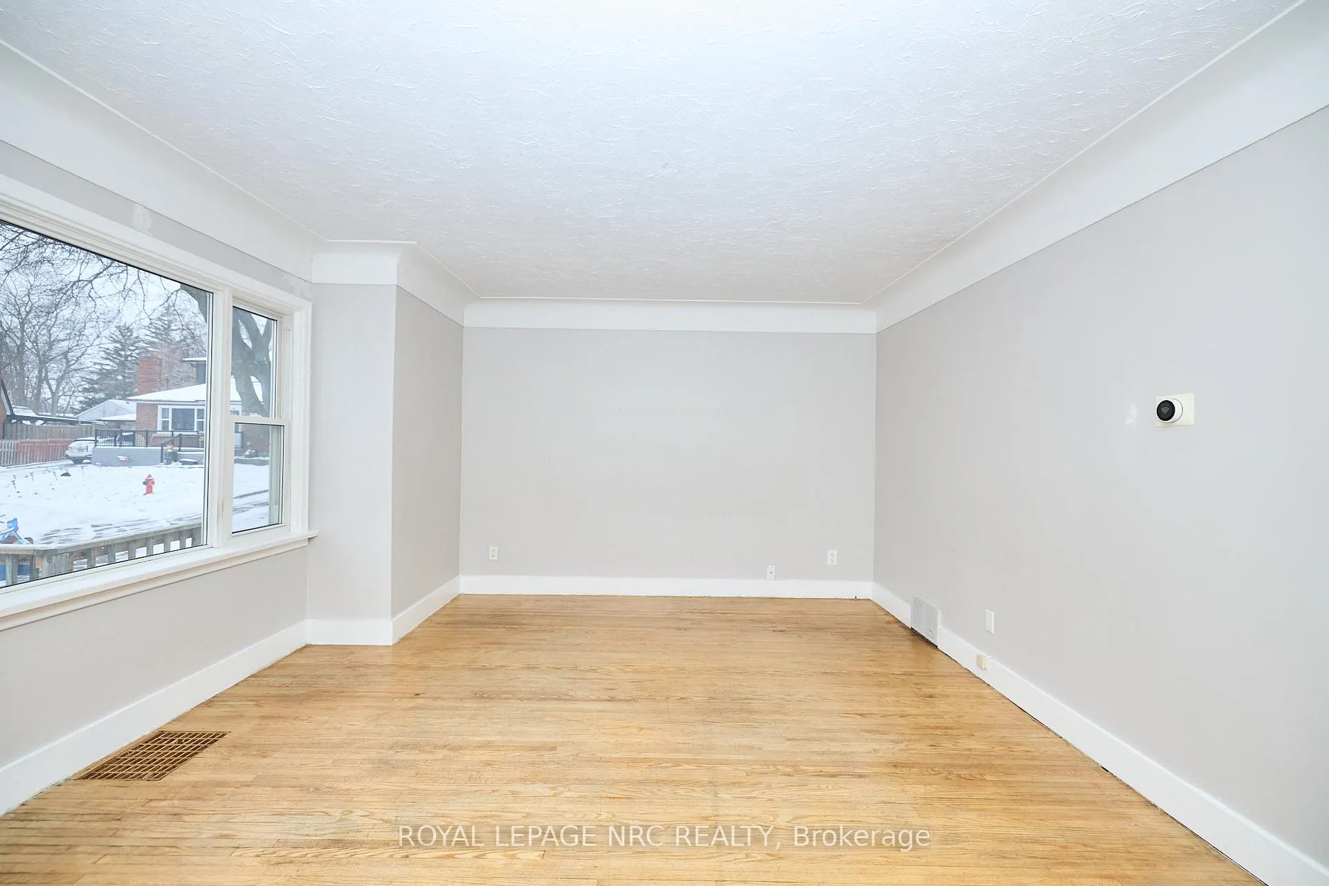 Photo 9 of 6151 Harvey Street, Niagara Falls, Church's Lane — HOMEH