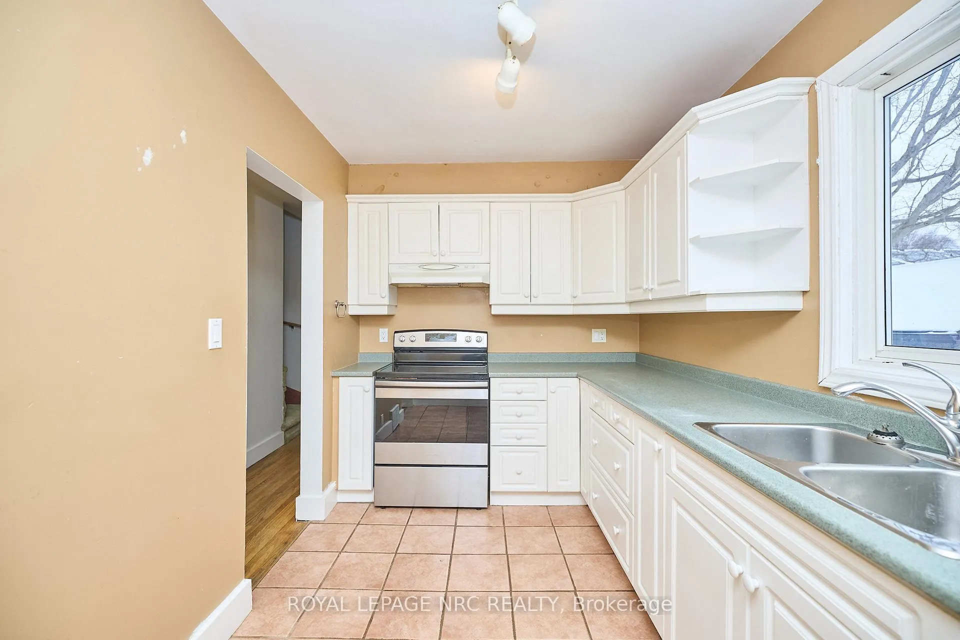Photo 10 of 6151 Harvey Street, Niagara Falls, Church's Lane — HOMEH