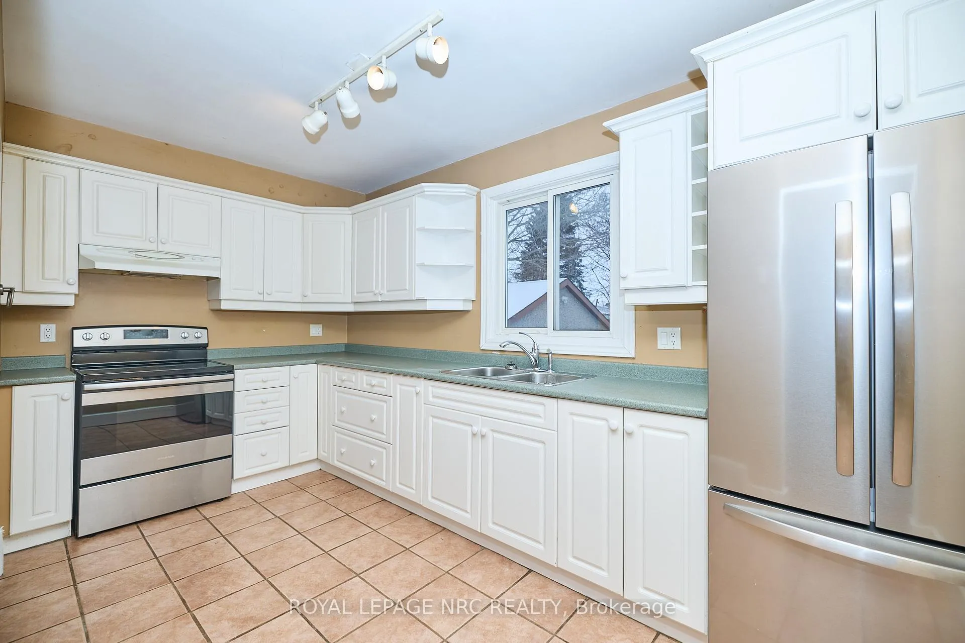 Photo 11 of 6151 Harvey Street, Niagara Falls, Church's Lane — HOMEH