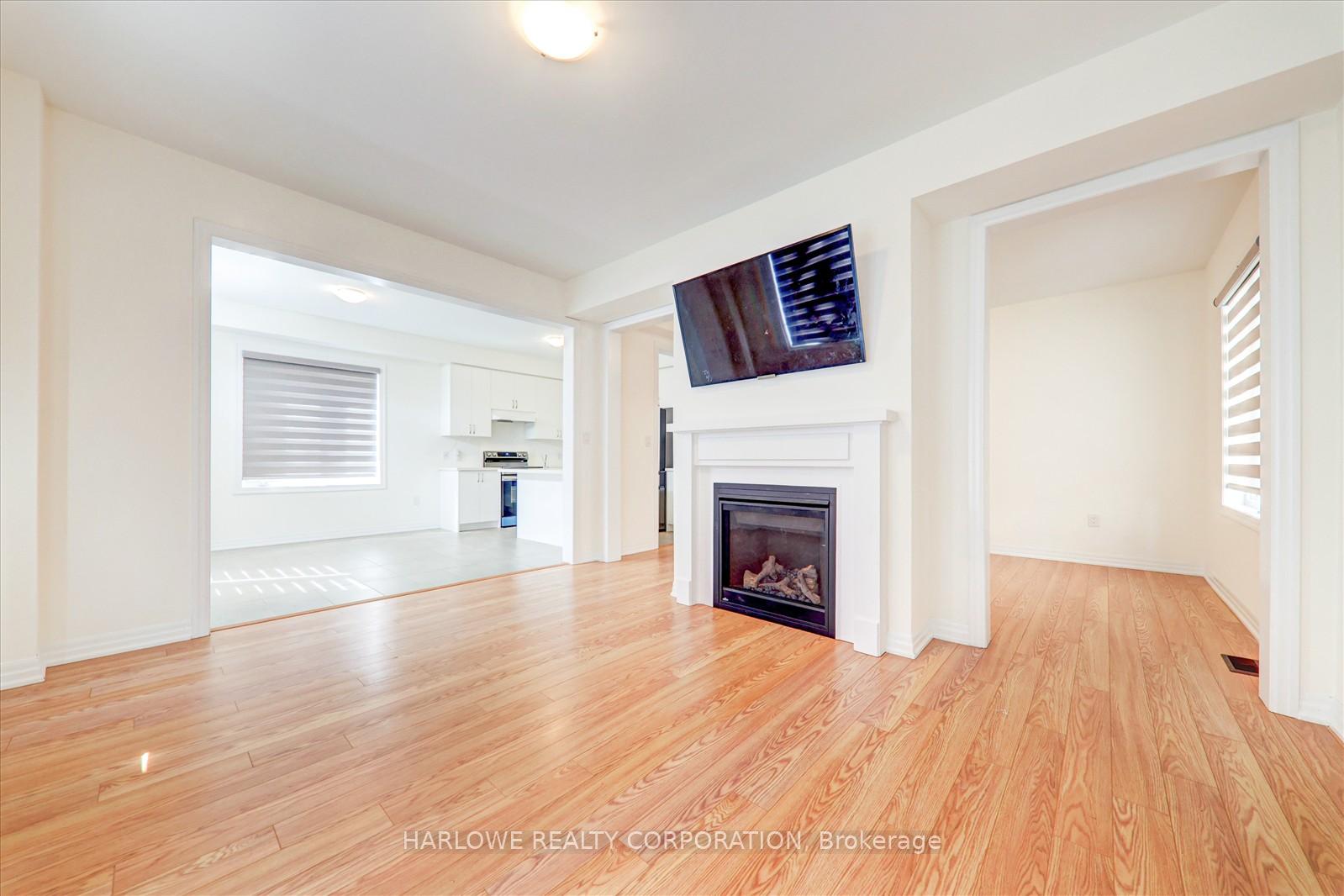 Photo 10 of 87 Ed Ewert Avenue, Clarington, Newcastle — HOMEH