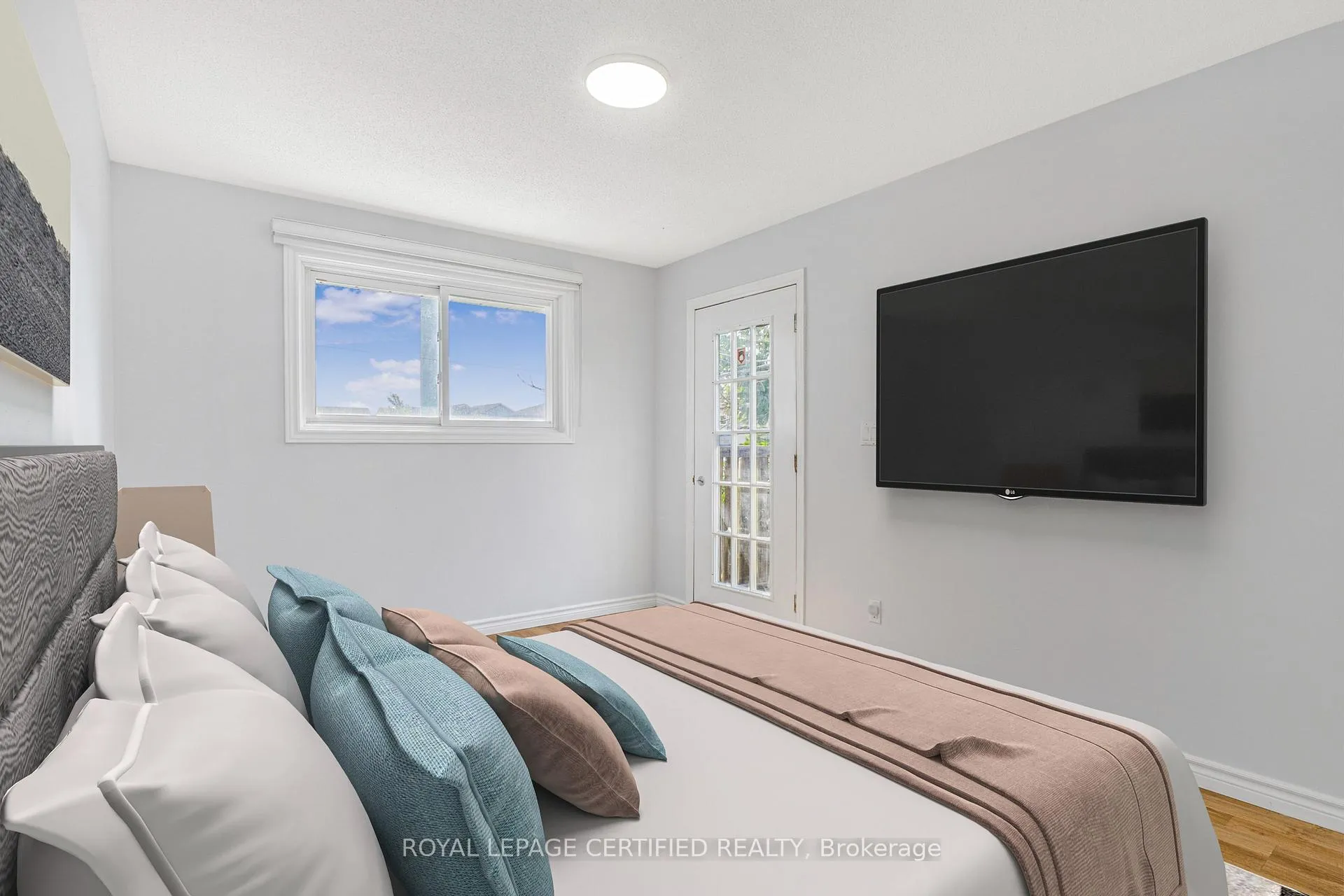 Photo 13 of 260 St Augustine Drive, St. Catharines, Secord Woods — HOMEH