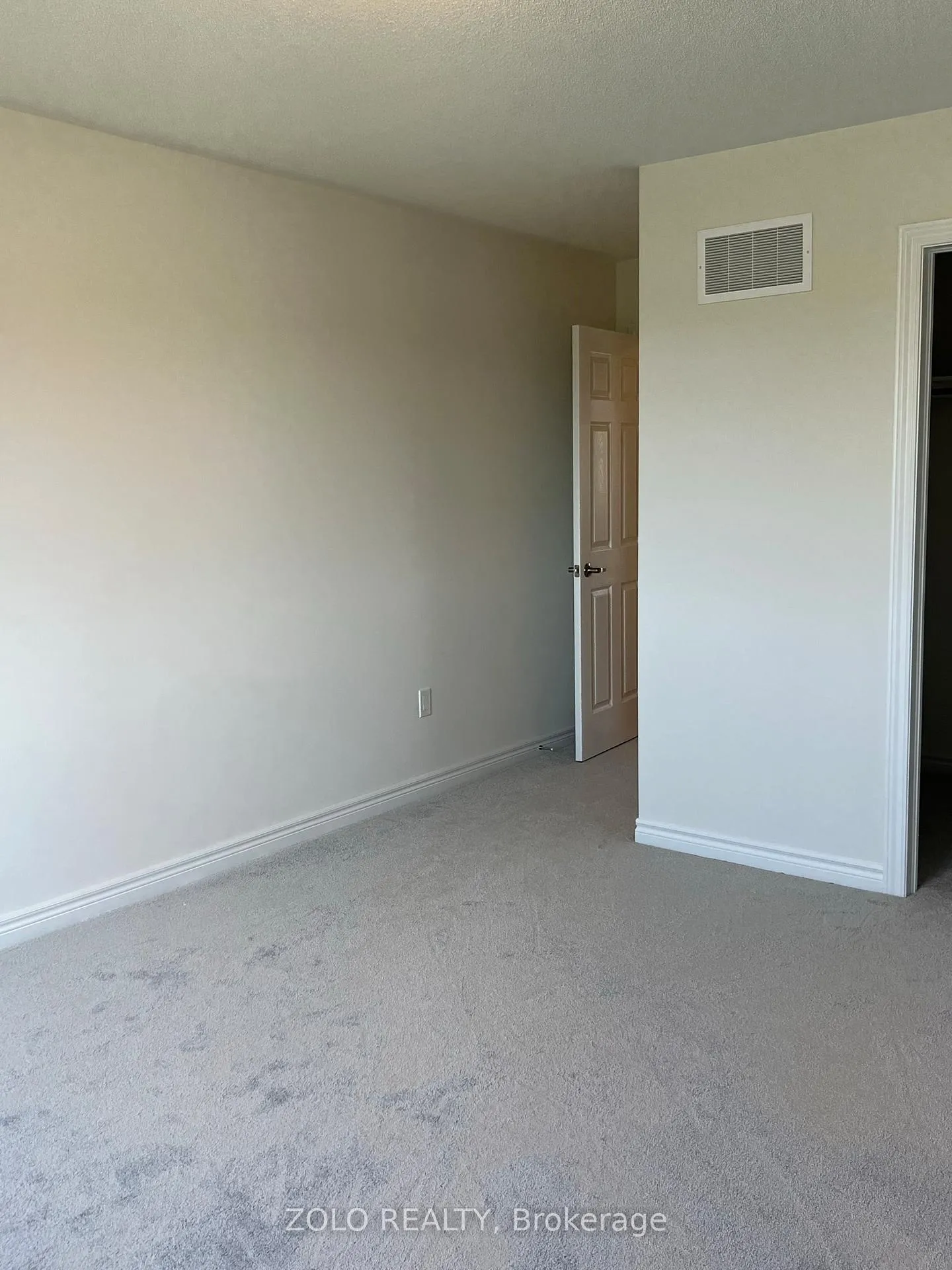 Photo 5 of 47 Bayardo Drive, Oshawa, Windfields — HOMEH