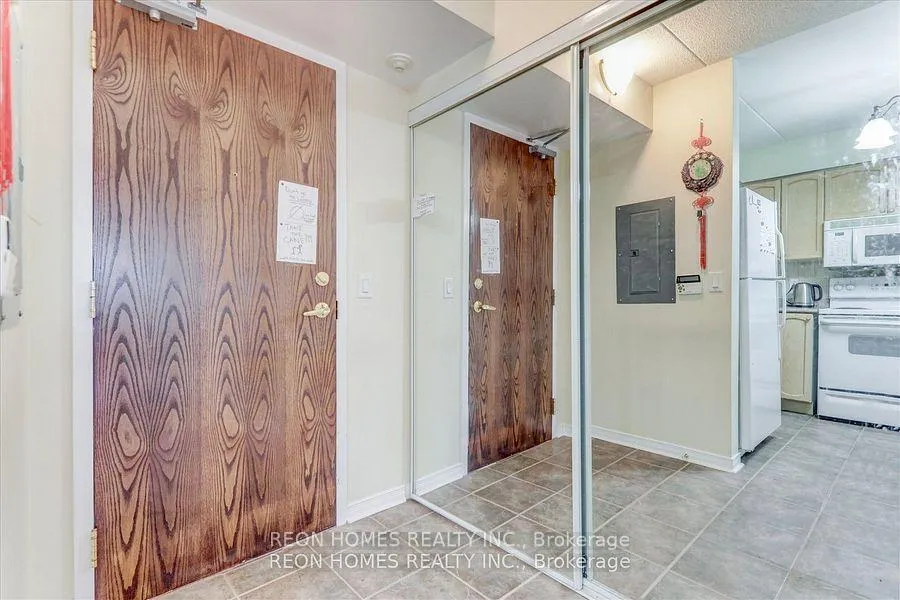 Photo 6 of Unit 201, 25 Via Rosedale, Brampton, Sandringham-Wellington — HOMEH