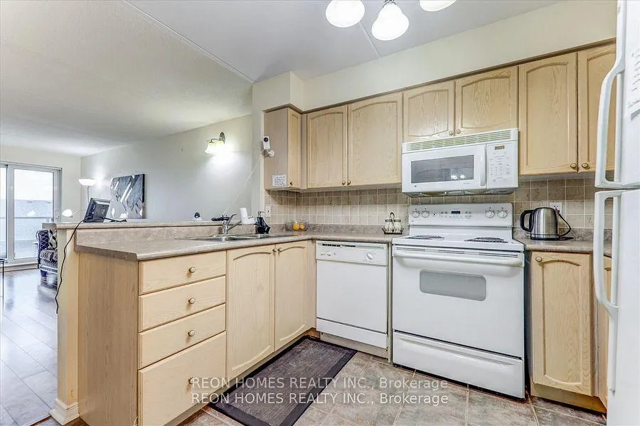 Photo 8 of Unit 201, 25 Via Rosedale, Brampton, Sandringham-Wellington — HOMEH