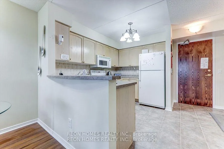 Photo 10 of Unit 201, 25 Via Rosedale, Brampton, Sandringham-Wellington — HOMEH