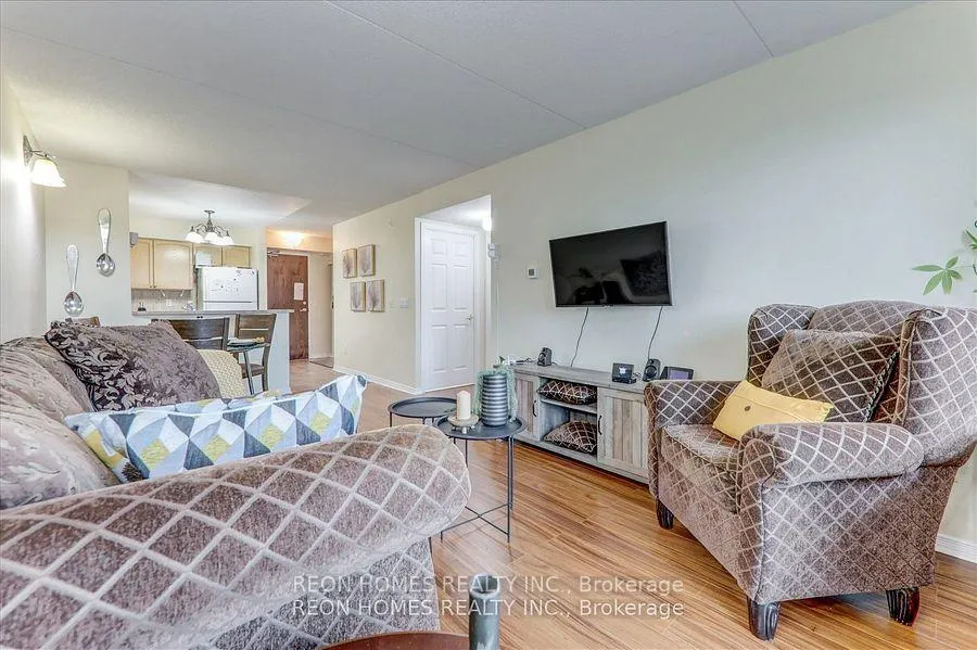 Photo 14 of Unit 201, 25 Via Rosedale, Brampton, Sandringham-Wellington — HOMEH