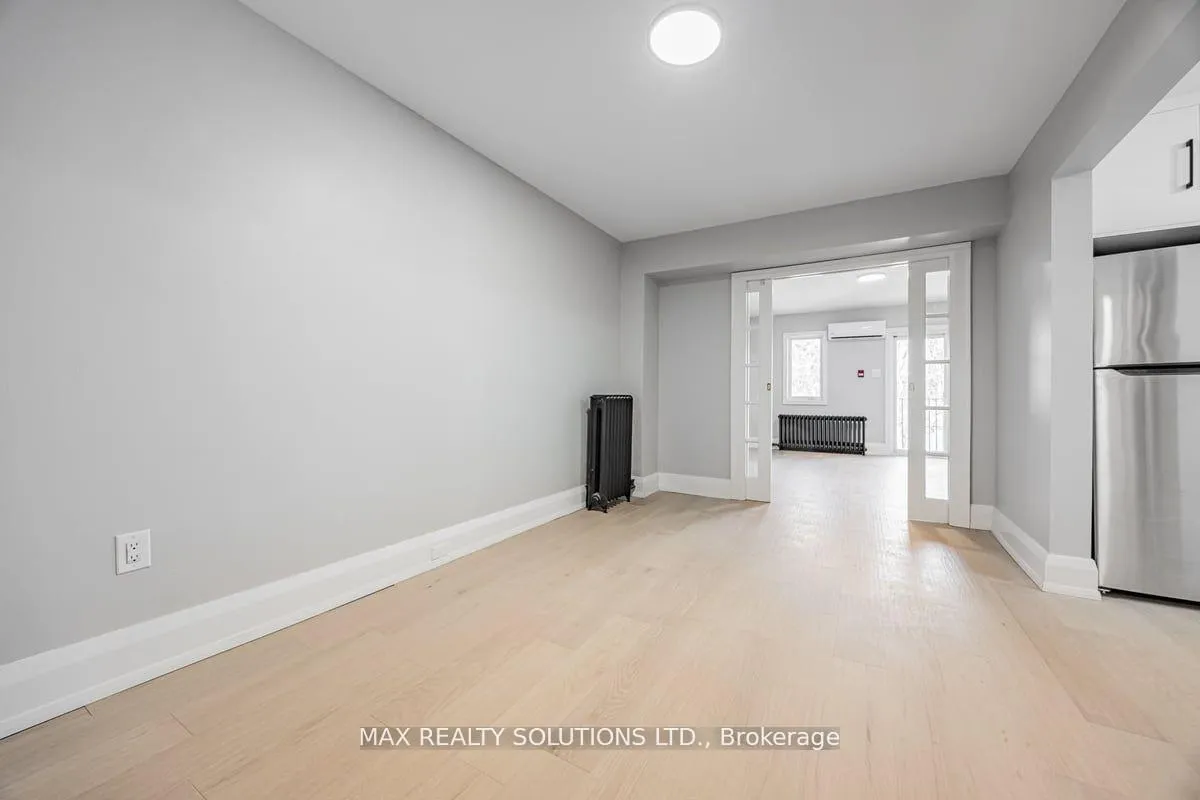 Photo 2 of Unit Upper, 38 St Germain Avenue, Toronto, Lawrence Park North — HOMEH