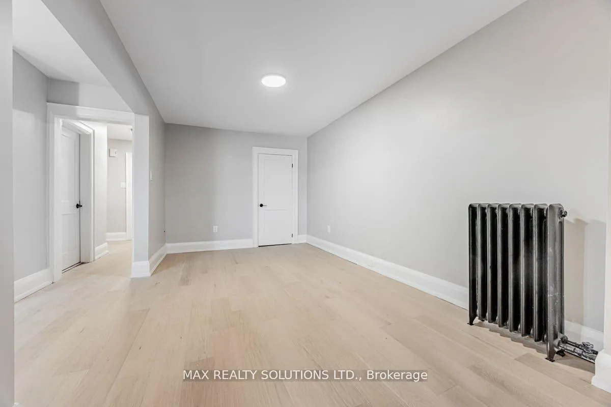 Photo 7 of Unit Upper, 38 St Germain Avenue, Toronto, Lawrence Park North — HOMEH
