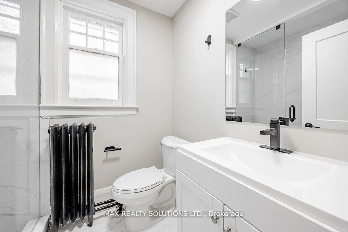 Photo 8 of Unit Upper, 38 St Germain Avenue, Toronto, Lawrence Park North — HOMEH