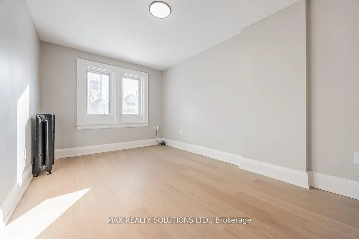 Photo 9 of Unit Upper, 38 St Germain Avenue, Toronto, Lawrence Park North — HOMEH