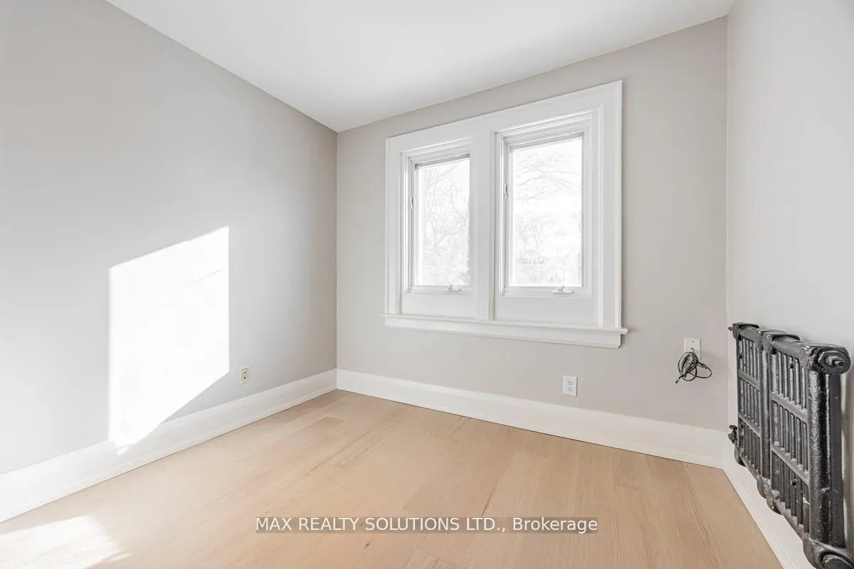 Photo 13 of Unit Upper, 38 St Germain Avenue, Toronto, Lawrence Park North — HOMEH