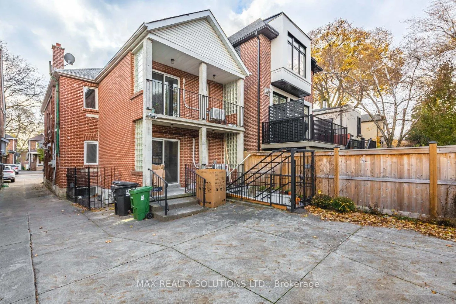 Photo 15 of Unit Upper, 38 St Germain Avenue, Toronto, Lawrence Park North — HOMEH