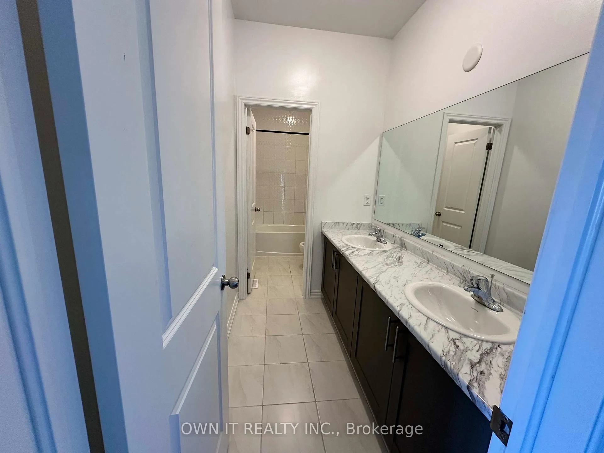 Photo 6 of 873 Rexton Drive, Oshawa, Taunton — HOMEH