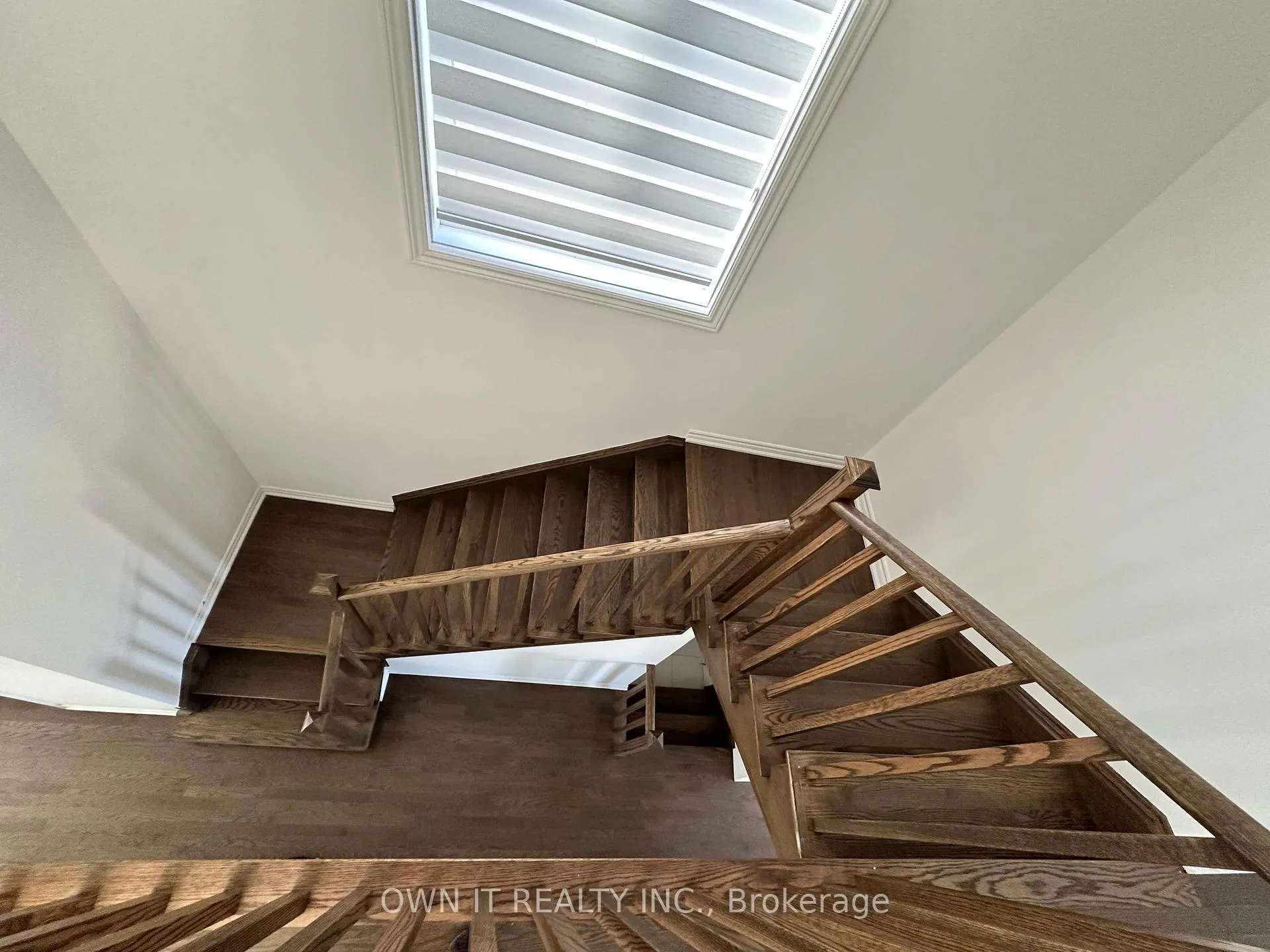Photo 10 of 873 Rexton Drive, Oshawa, Taunton — HOMEH
