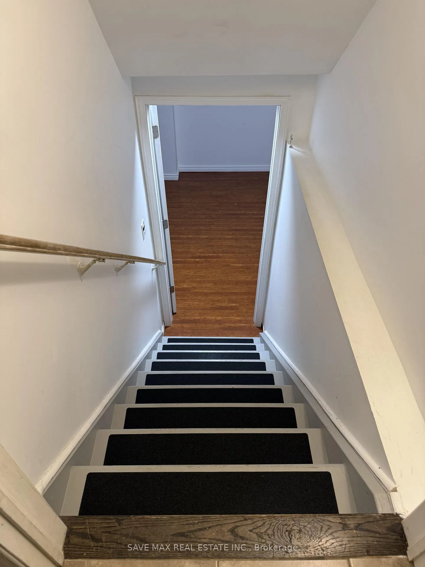 Photo 3 of Unit Basement, 3 Delport Close, Brampton, Bram East — HOMEH
