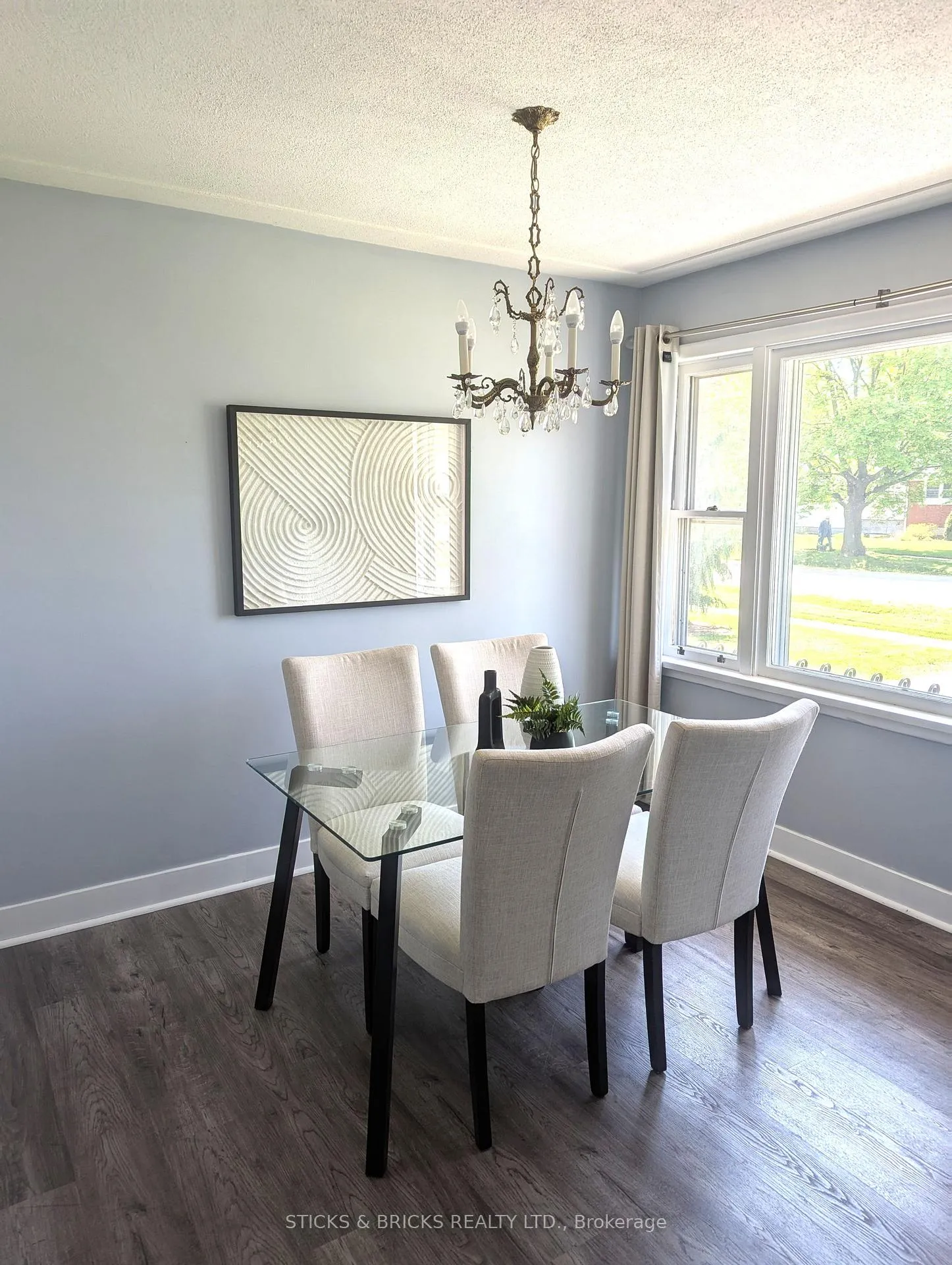 Photo 5 of 44 Duncan Drive, St. Catharines, Vine/Linwell — HOMEH