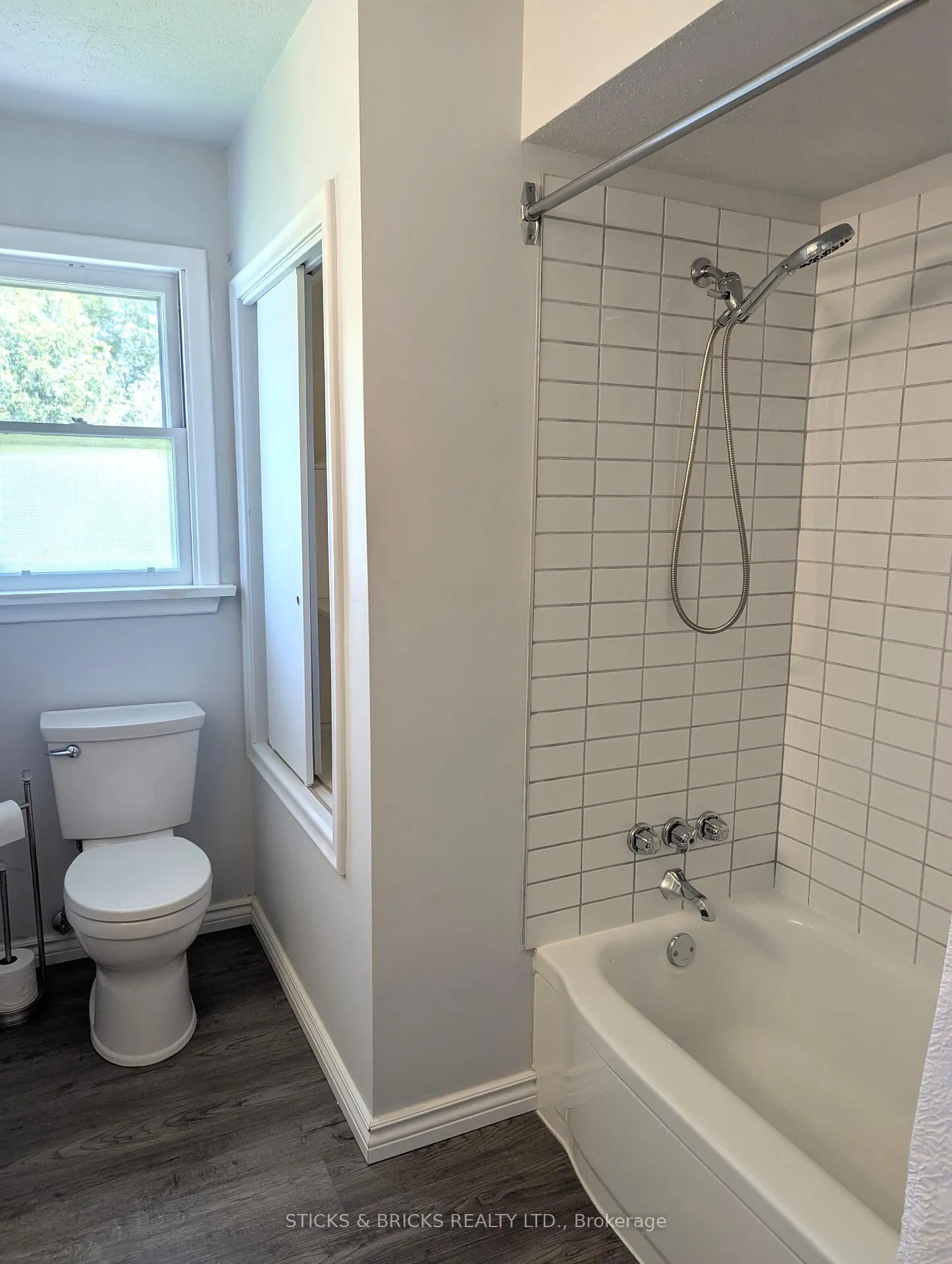 Photo 10 of 44 Duncan Drive, St. Catharines, Vine/Linwell — HOMEH