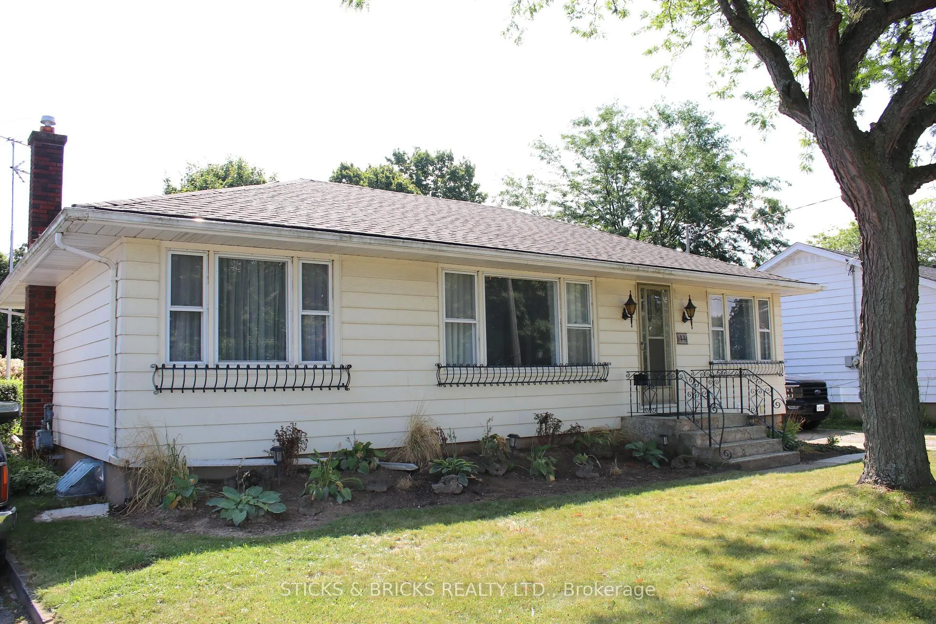 Photo 22 of 44 Duncan Drive, St. Catharines, Vine/Linwell — HOMEH
