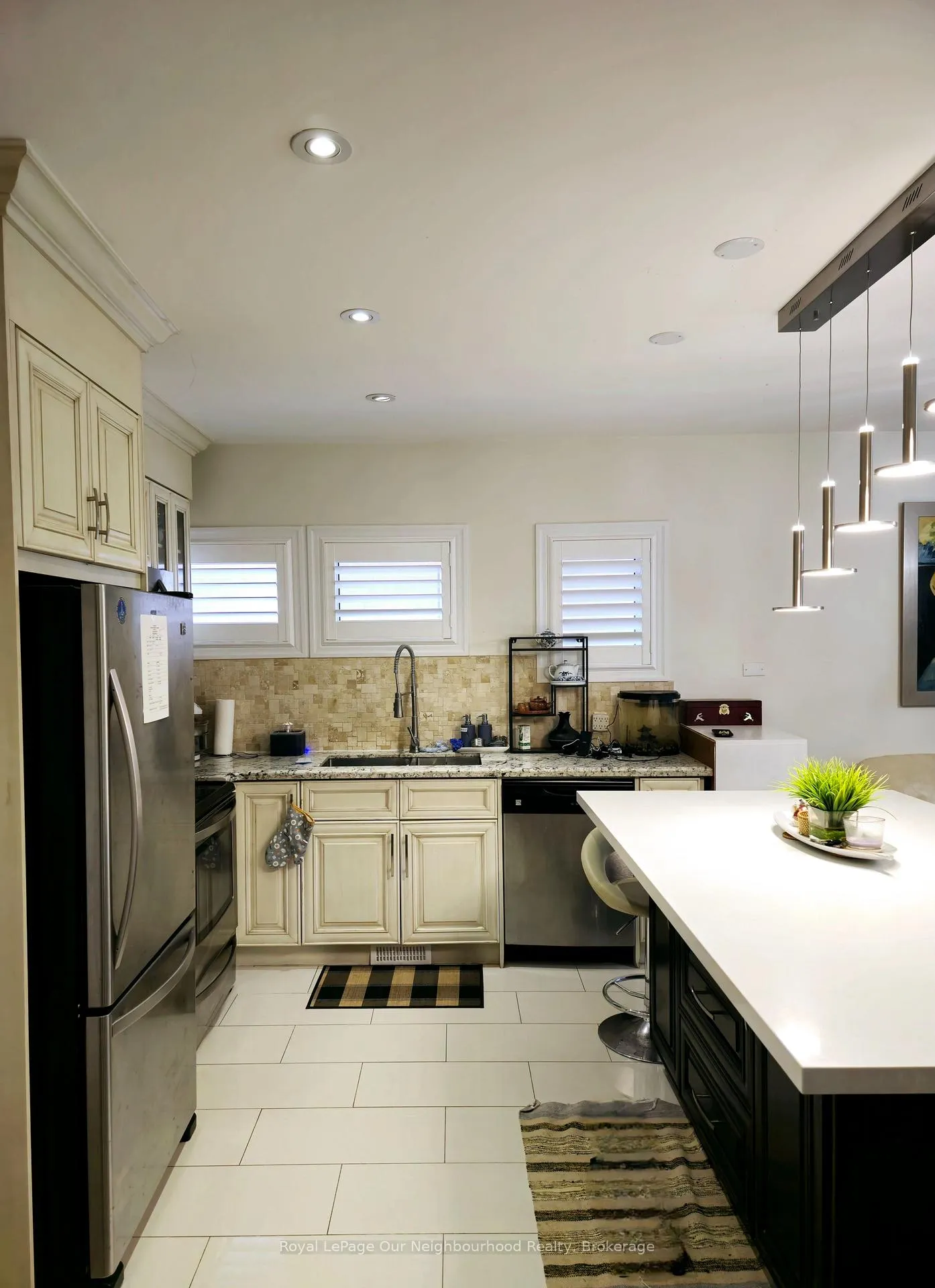 Photo 3 of Unit Main, 23 Beech Avenue, Toronto, The Beaches — HOMEH
